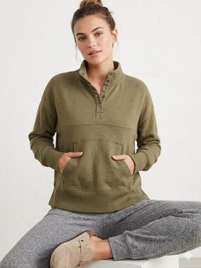 SO Lounge Life Pullover in Taupe Brown